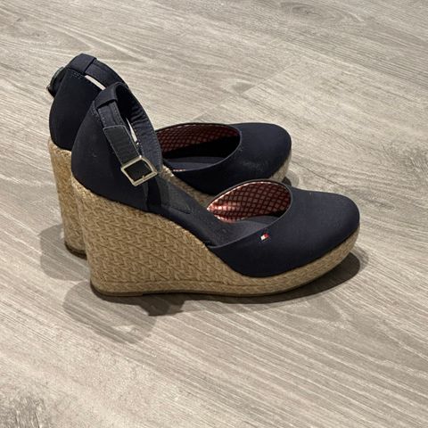 Tommy Hilfiger sandaler str. 38