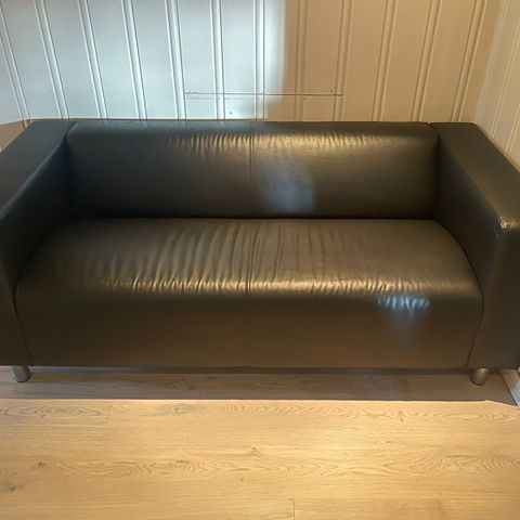 Fin sofa av kunstskinn 180x88