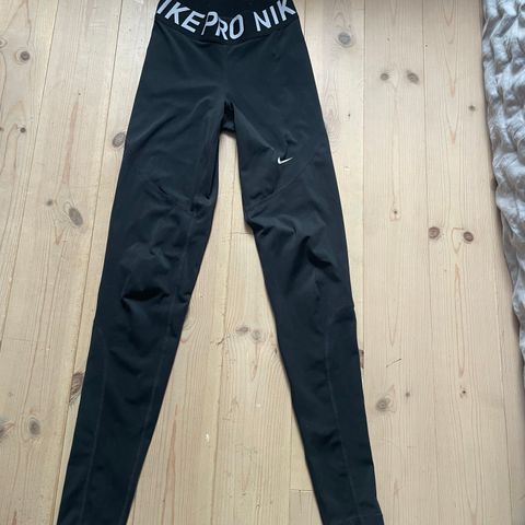 Nike pro tights og Frank Shorter treningsgenser str.xs selges!