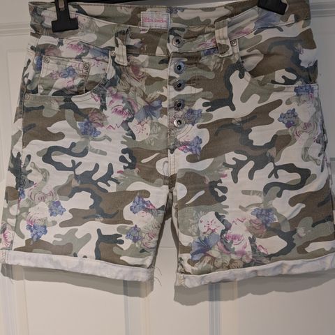 Retro army shorts