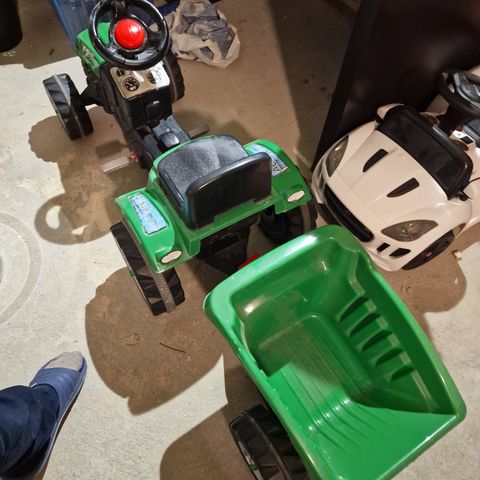 Pedal traktor med henger