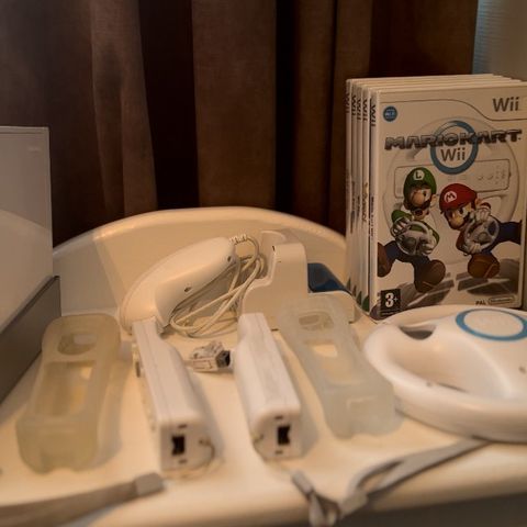 Nitendo Wii med spill og utstyr