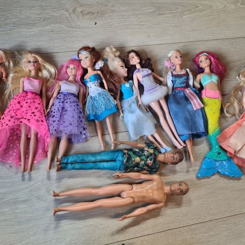 Diverse barbie-dukker