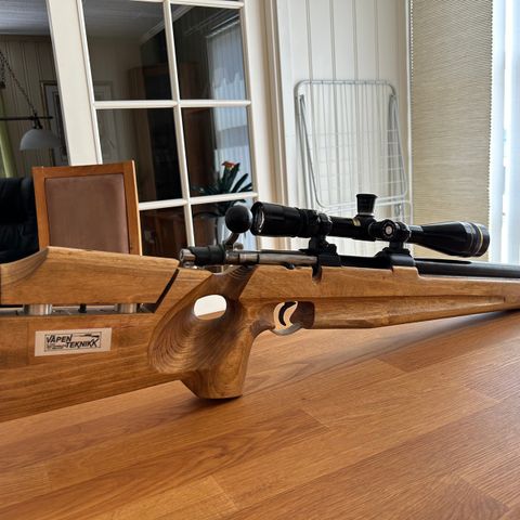 Husqvarna banerifle 6,5mm med Premier Reticle kikkert