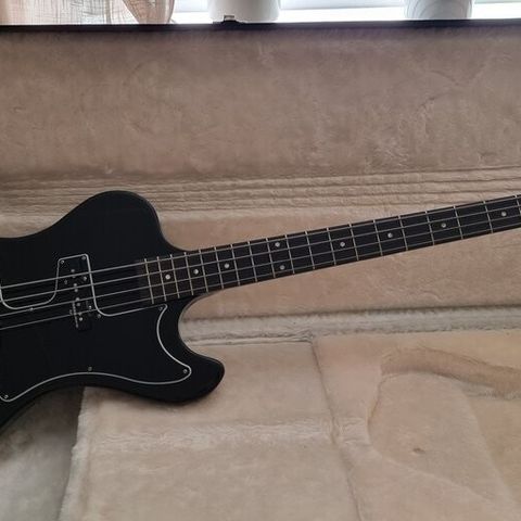 Gibson Krist Novoselic RD Bass