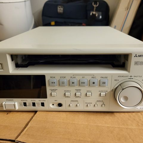 Mitsubishi HS-MD3000U S-VHS NTSC videospiller