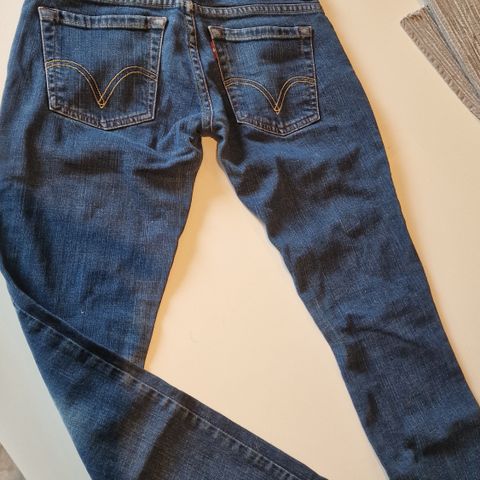 Levis 603