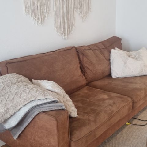 Selger pent brukt  3seter sofa