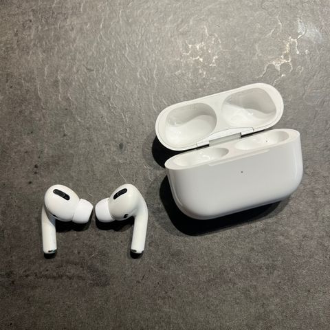 Nesten ubrukte AirPods Pro Gen 1