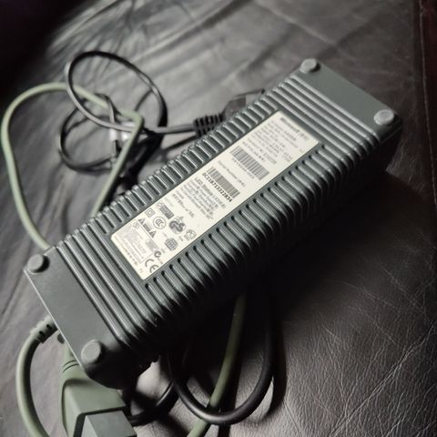 Xbox
360 Strømadapter