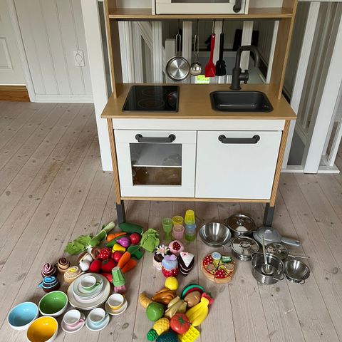 IKEA lekekjøkken med MASSE utstyr - Duktig
