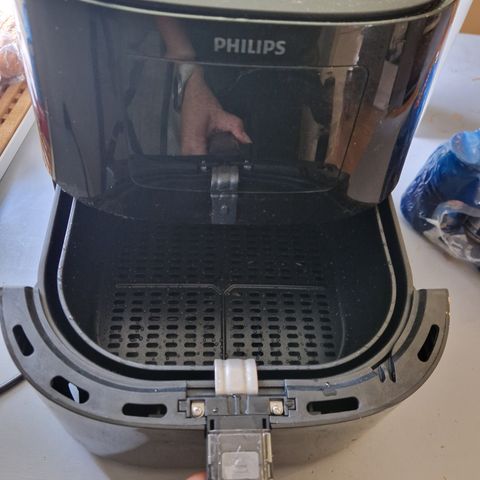 Philips airfryer selges