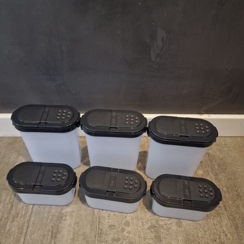 Tupperware sukker/salt bøsse