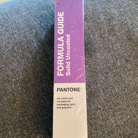 Pantone Formula Guide Solid Uncoated uåpnet