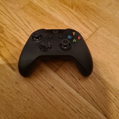 Xbox One  med kamera og 1 kontroller