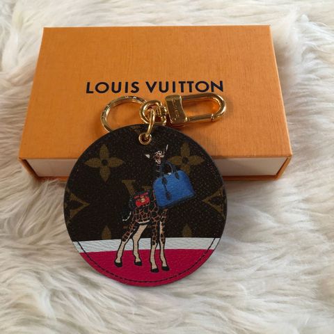 Nydelig Louis Vuitton Bag Charm Giraffe - Limited Edition - selges:)