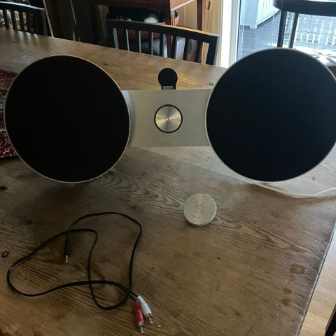 Bang & Olufsen B8 , lydkabel og fjernkontroll