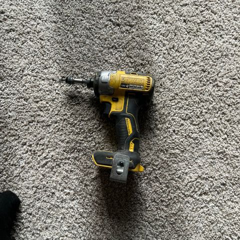 Dewalt slagtrekker selges