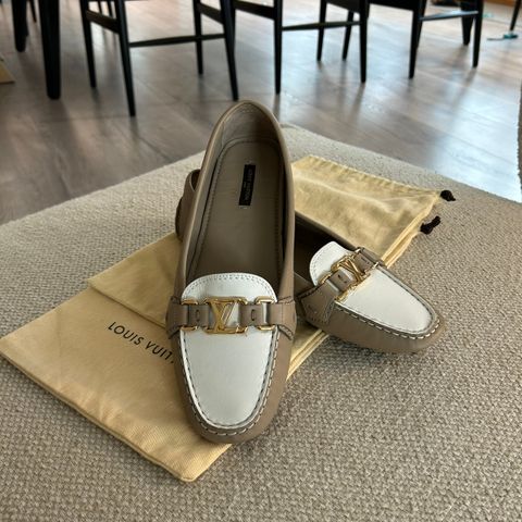 Louis Vuitton loafers strl 40,5