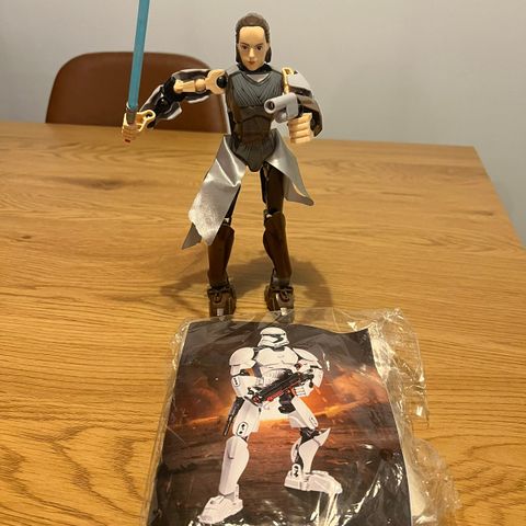 Star Wars «lego» figur av Rey og Storm Trooper