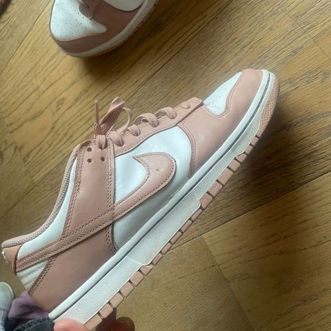 Rose Whisper dunks