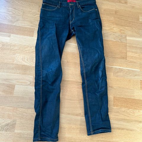 Boss slim fit jeans med rette ben 31/32