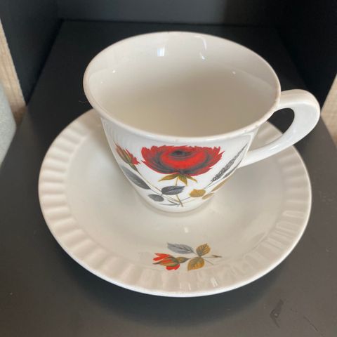 Figgjo Flint , vintage kuvert - kaffekopp og tefat , rosemønster