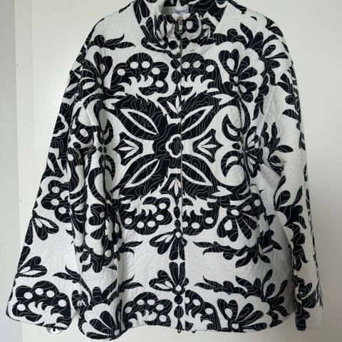 Nydelig Zara jakke - NY!