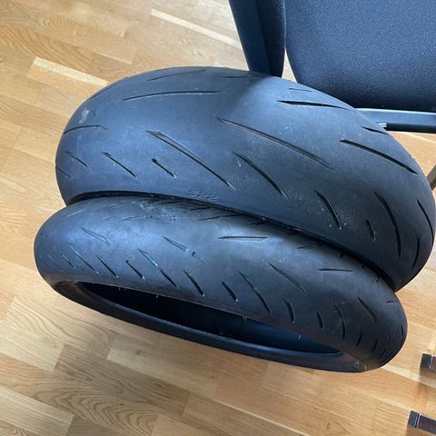 Bridgestone Battlax S22 120/70ZR17 180/55ZR17