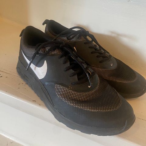 Nike sorte, strl 38. Pent brukt. Unisex.