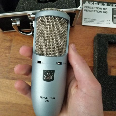 AKG Perception 200 selges billig