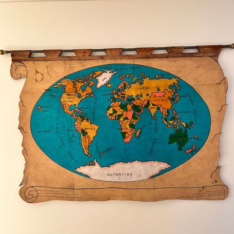 Unikt verdenskart laget av ekte skinn