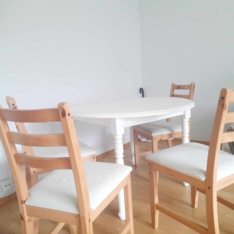 Free dining table available for give away