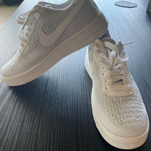 Nike Air Force 1 Flyknit 2.0 - Str. 41