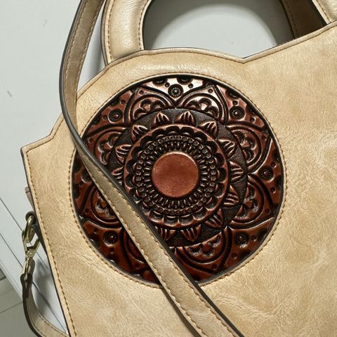 Camel leather shoulder bag