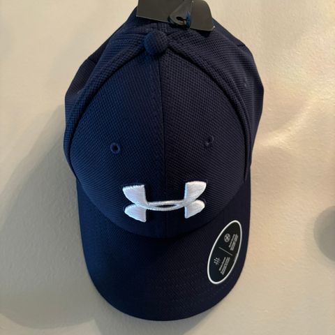 Caps Under Armour