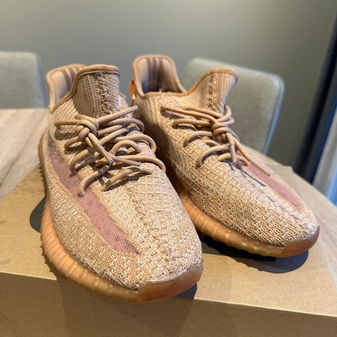 Yeezy 350 V2 Clay