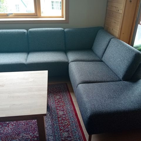 Fin sofa som ny og har renvasket