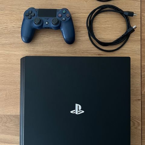 PS4 Pro 1TB + Controller