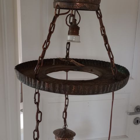 Gammel kobberlampe