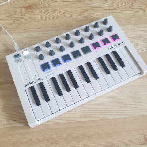 ARTURIA MiniLab Mk2 - MIDI Controller