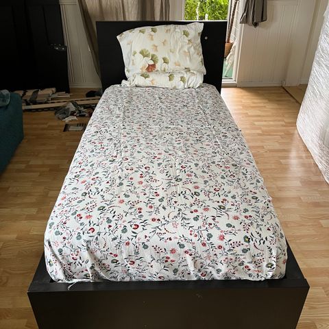 IKEA Seng Malm med 2 oppbevaringsbokser, 90x200, svart, uten madrass