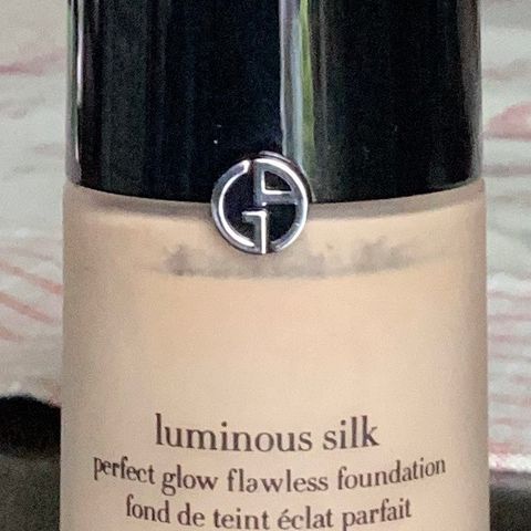 Georgio Armani  Luminous silk foundation 4