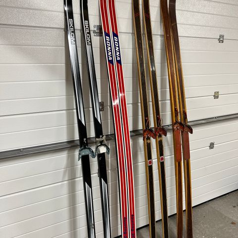 Retro/vintage ski