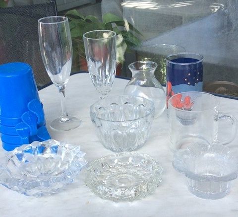 LITEN SAMLING MED  DIVERSE  GLASSTING.