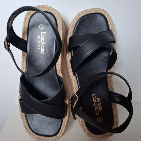 Sandaler fra boohoo