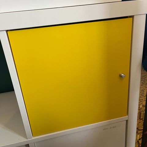 Kalax IKEA hylle innsats med dør
