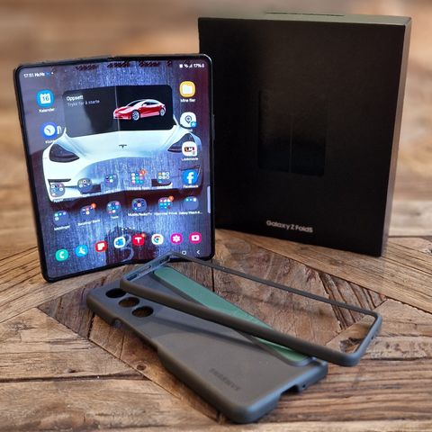Samsung Fold 5 - 256 GB Phantom Black 💥 Strøken, som ny!.