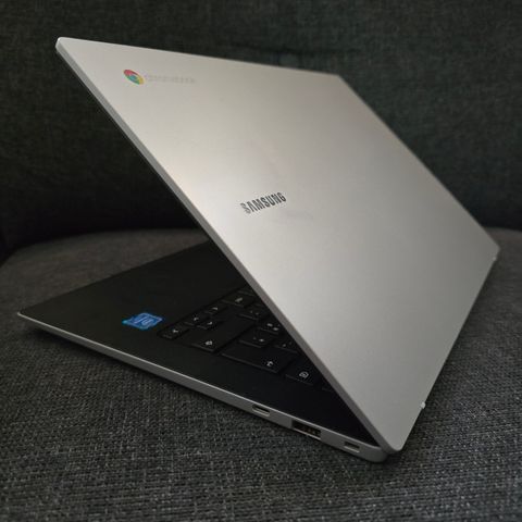 Samsung Galaxy Chromebook Go 14