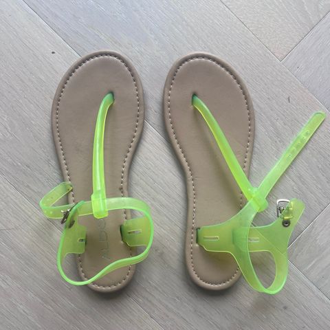 Aldo-sandaler